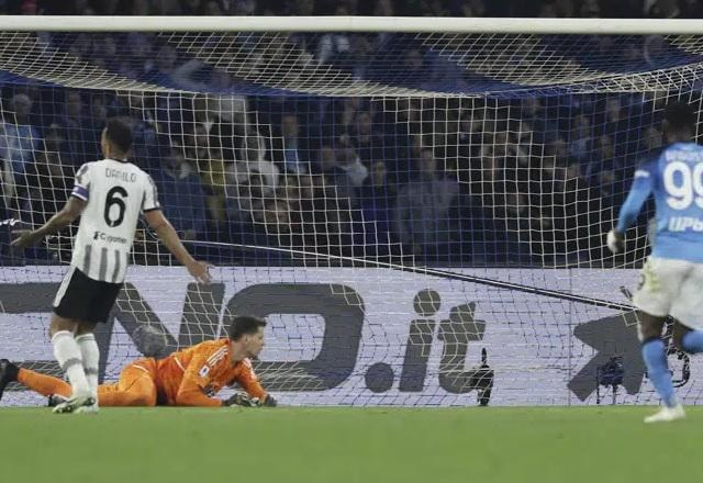 Imagem da noticia Juventus é punida com perda de 15 pontos no Italiano; entenda