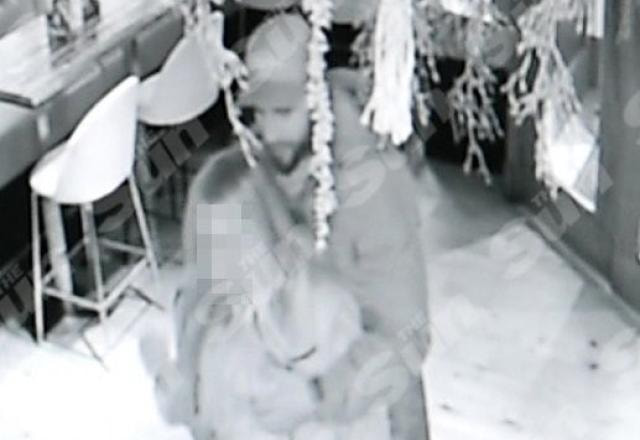 Imagem da noticia Lateral do City e da Inglaterra será investigado após abaixar calças em bar