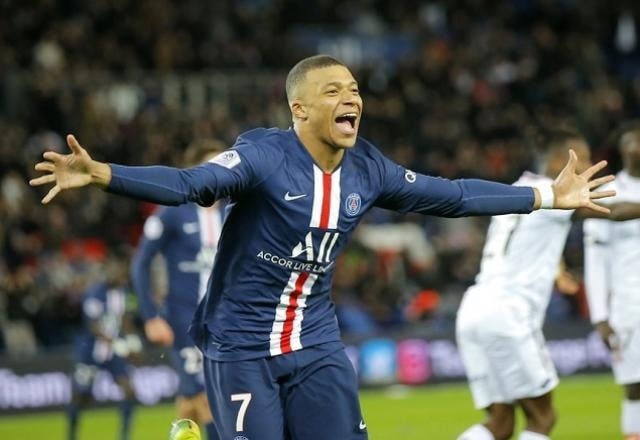 Imagem da noticia Atacante do PSG, Mbappé recebe 10 votos para ser presidente da França