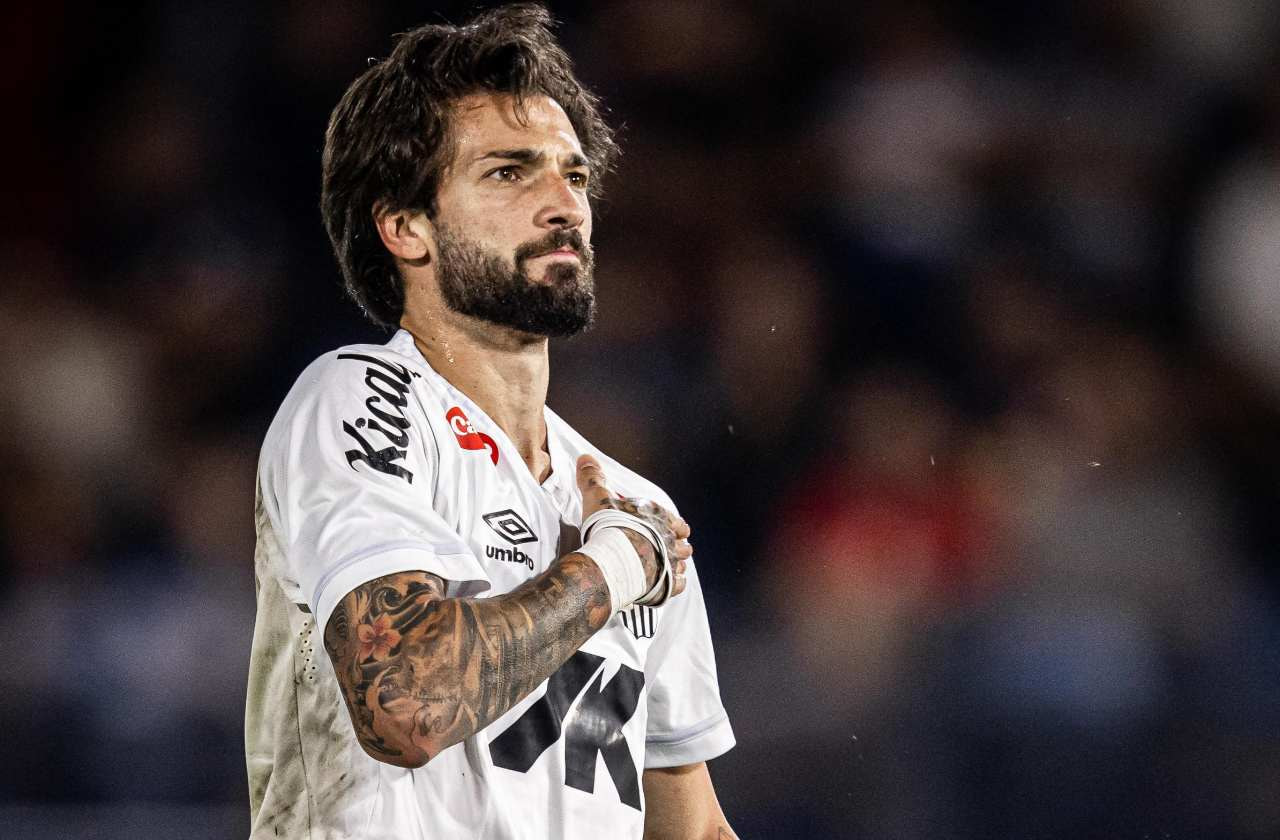 Imagem da noticia Lautaro elogia jogo contra o Bragantino e valoriza início de Vojvoda no Santos