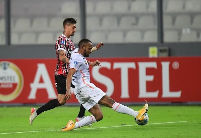 Imagem da noticia Luciano marca no fim, e São Paulo estreia com vitória na Sul-Americana
