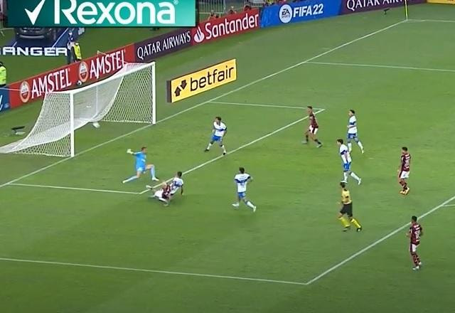 Imagem da noticia Pedro dribla jogador da Católica duas vezes e marca golaço para o Flamengo