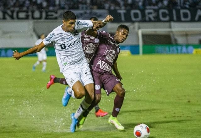 Imagem da noticia Em jogo de seis gols, Santos sai na frente, mas só empata com a Ferroviária