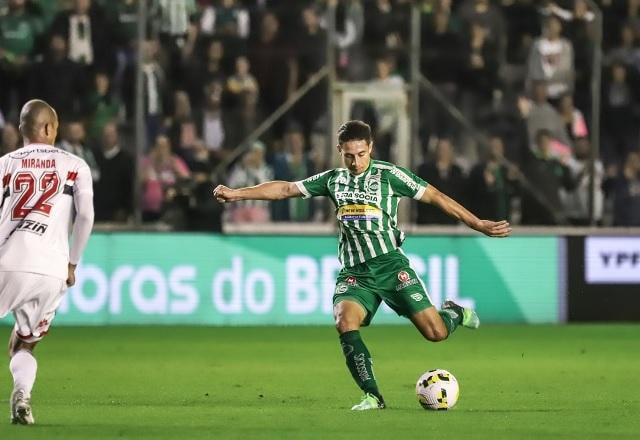 Imagem da noticia Reinaldo converte pênalti nos acréscimos, e São Paulo empata com o Juventude