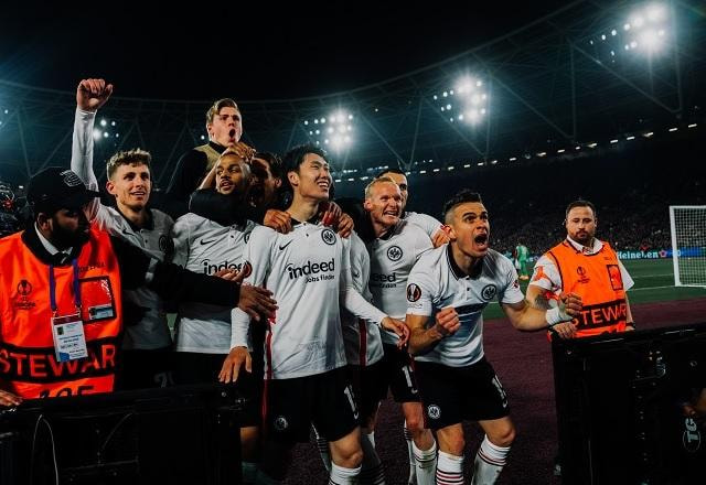 Imagem da noticia Kamada aproveita rebote e marca o segundo do Eintracht Frankfurt
