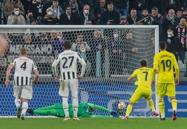 Imagem da noticia Villarreal faz três no segundo tempo, surpreende a Juventus e avança na Champions