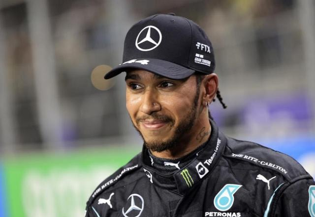 Imagem da noticia Hamilton transforma multa da F1 em doação de R$ 277 mil para estudante