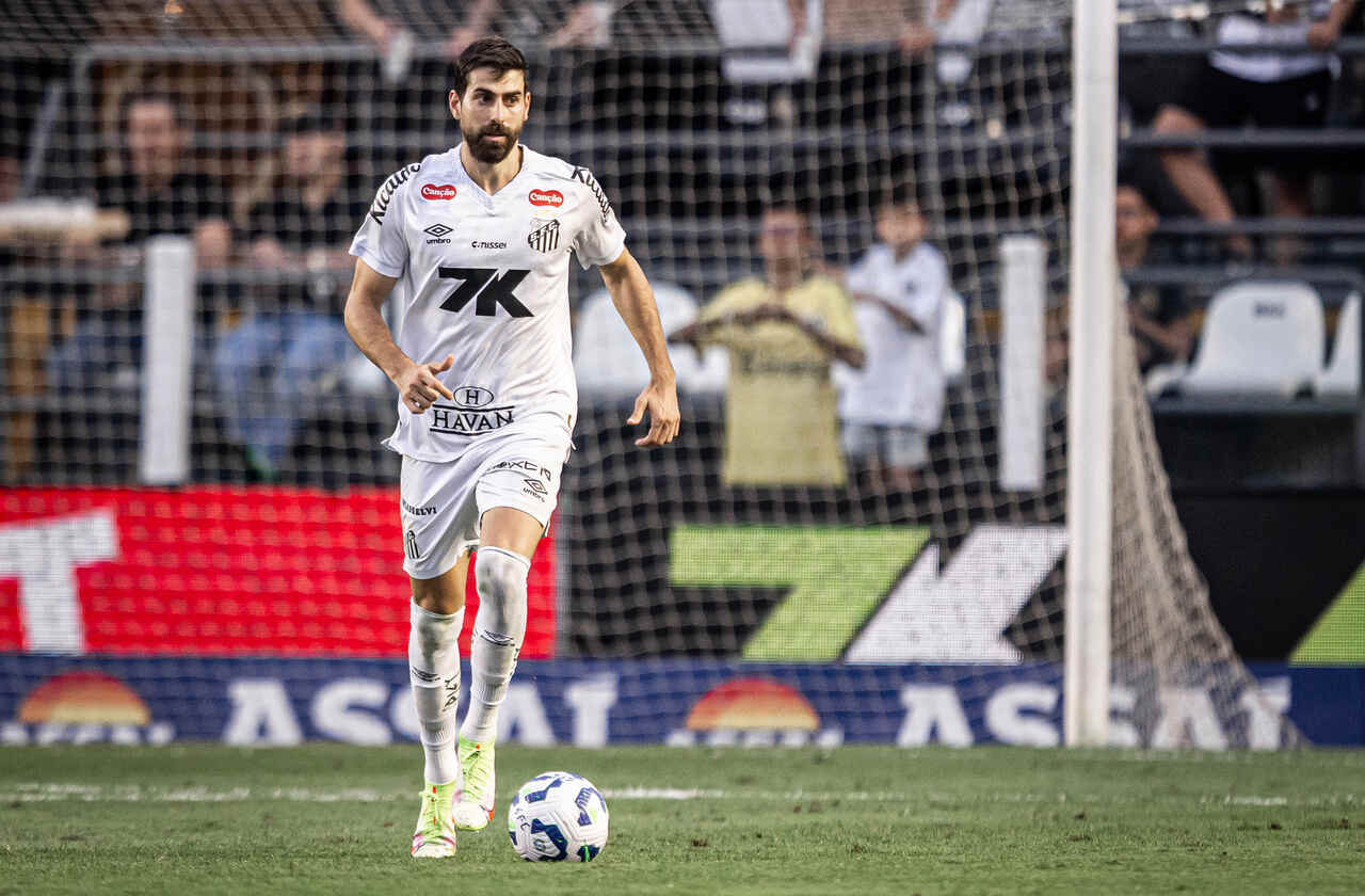 Imagem da noticia Santos tem desfalque na defesa para o clássico contra o Palmeiras