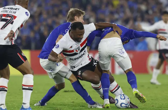 São Paulo alcança o seu terceiro jogo seguido sem sofrer gols São Paulo alcança o seu terceiro jogo seguido sem sofrer gols