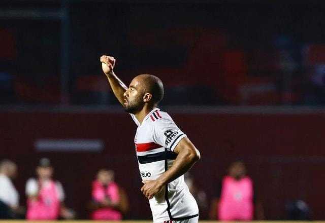Imagem da noticia São Paulo vence Corinthians e volta à final da Copa do Brasil após 23 anos