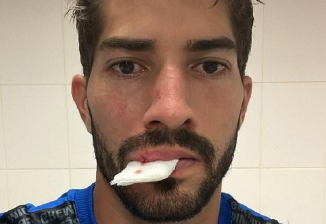 Imagem da noticia Polícia identifica suspeito de arremessar celular em Lucas Silva, do Grêmio