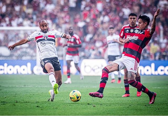 Imagem da noticia Calleri marca e São Paulo sai na frente contra Flamengo na Copa do Brasil