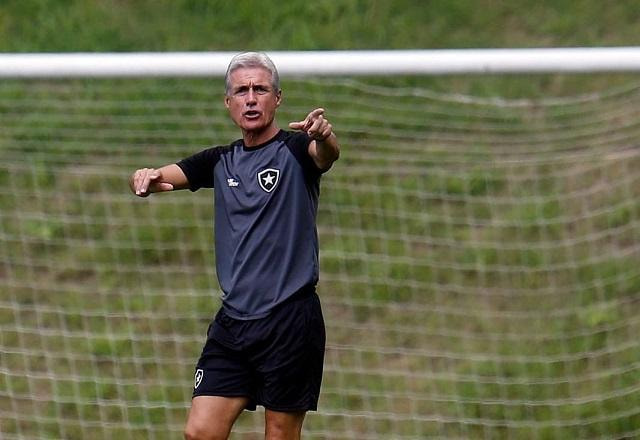 Imagem da noticia Luís Castro, sobre saída do Botafogo: "Consciência tranquilíssima"