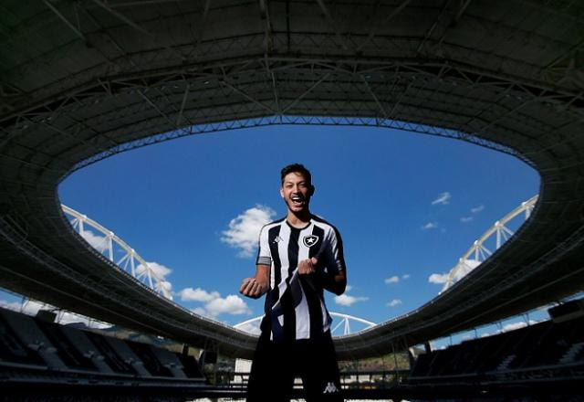 Imagem da noticia Campeão da Série B em 2021, Luís Oyama está de volta ao Botafogo