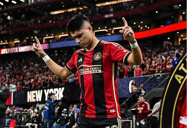 Imagem da noticia Venê Casagrande: atacante Luiz Araújo assinará contrato com Flamengo