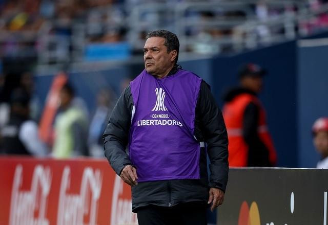 Imagem da noticia Luxemburgo vê evolução no Corinthians: "Estou satisfeito com o grupo"
