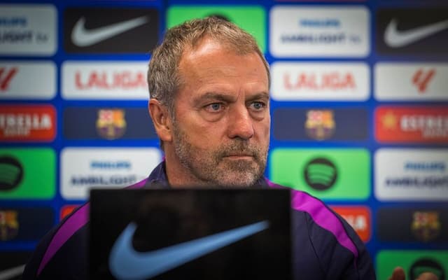 Flick chama de "injustiça" ausência de Raphinha na seleção da FIFA Flick chama de "injustiça" ausência de Raphinha na seleção da FIFA