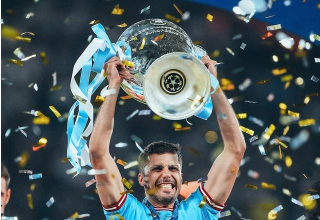 Imagem da noticia Manchester City domina seleção da Champions League com sete jogadores