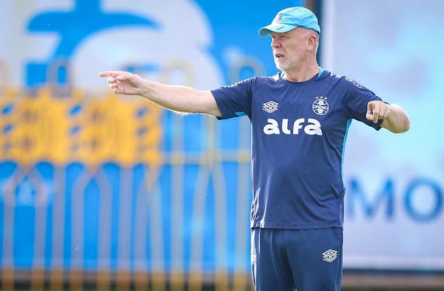 Mano Menezes deixa comando do Grêmio e se despede do clube Mano Menezes deixa comando do Grêmio e se despede do clube