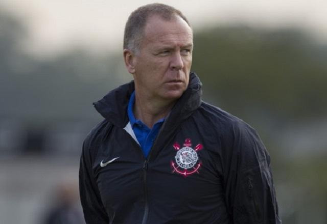 Imagem da noticia Corinthians anuncia contratação do técnico Mano Menezes