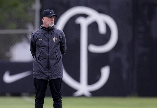 Imagem da noticia Mano elogia trabalho de Luxemburgo e se diz surpreso com oferta do Corinthians