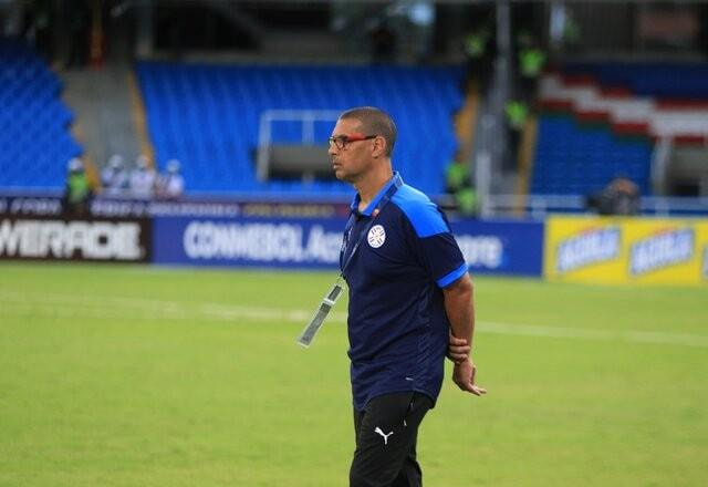 Imagem da noticia Brasileiro, treinador do Paraguai não esconde emoção antes da semi da Copa América