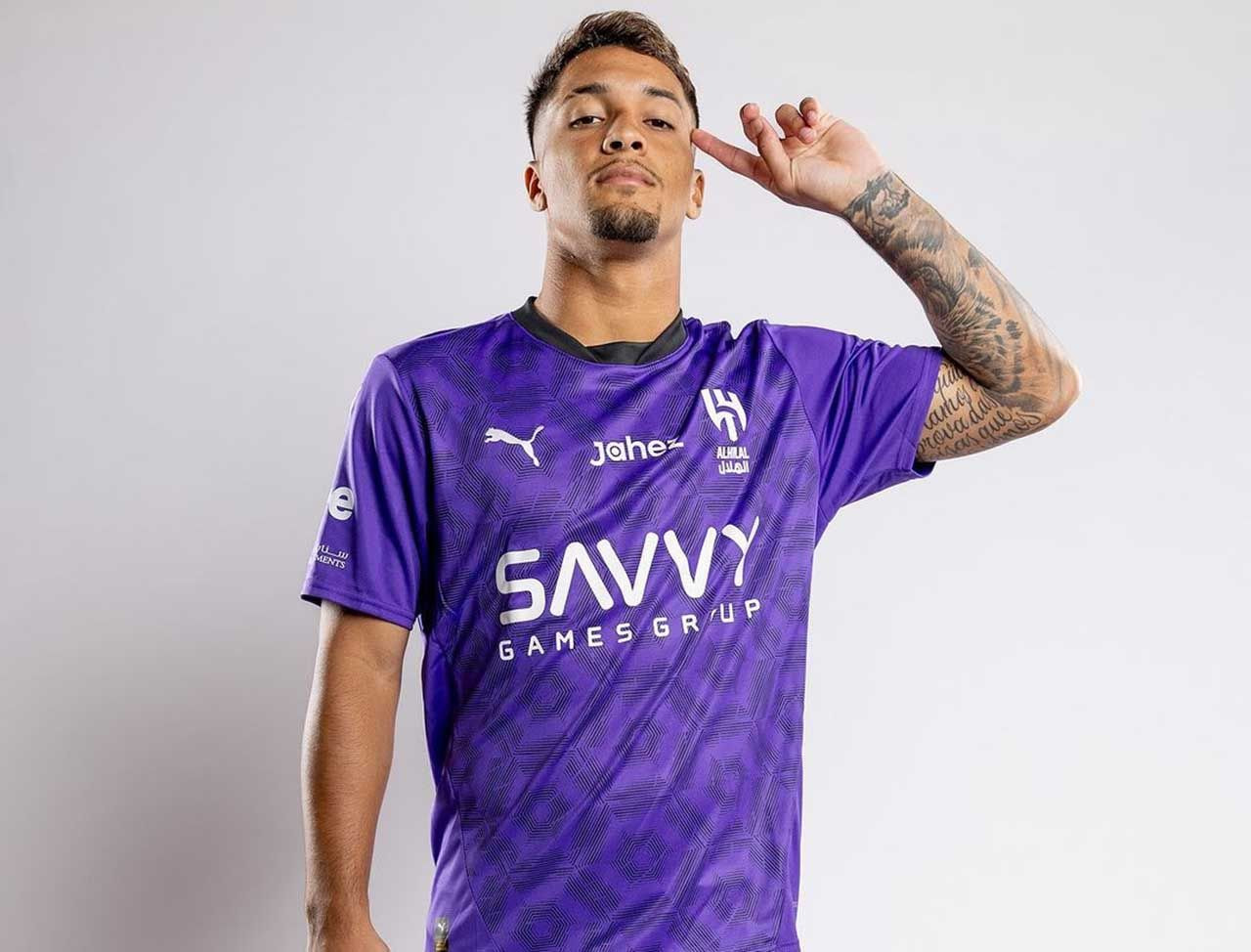 Imagem da noticia Esposa de Marcos Leonardo questiona não convocação do jogador: "Corrupção para todo lado"