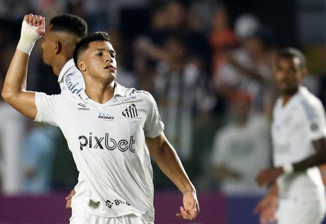Imagem da noticia Santos fica no 1 a 1 com Banfield, mas avança na Sul-Americana por critério de desempate