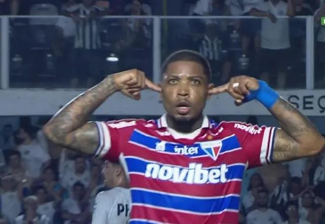 Imagem da noticia Marinho se desculpa com torcedores do Santos após celebração polêmica