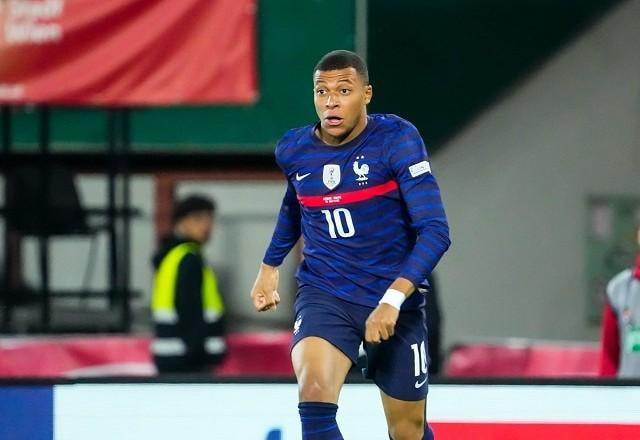 Imagem da noticia Federação Francesa cede à pressão de Mbappé e promete rever acordo com atletas