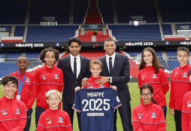 Imagem da noticia Liga Espanhola pedirá cancelamento do vínculo entre Mbappé e PSG na Justiça