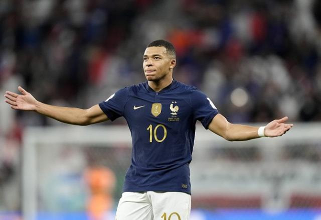 Imagem da noticia Mbappé quebra silêncio após vice na Copa e avisa: "Nós voltaremos"