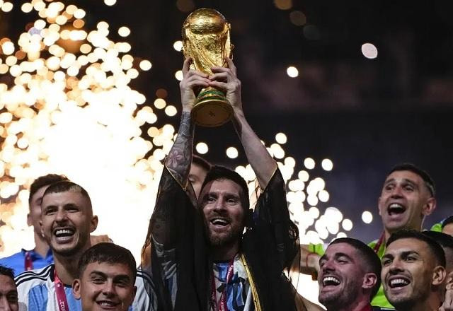 Imagem da noticia Messi dedica Copa a Maradona: "Torceu pela gente no céu"