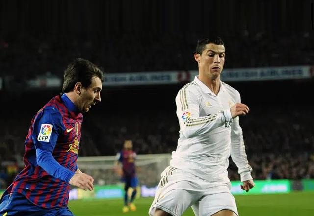 Imagem da noticia Messi x CR7: ingresso para amistoso é leiloado por R$ 14 milhões