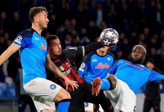 Imagem da noticia Milan segura empate com o Napoli e avança às semis da Champions após 16 anos