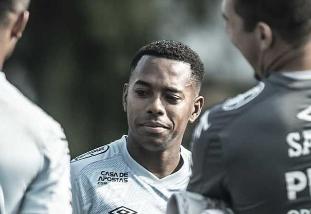 Imagem da noticia Ministério Público Federal defende que Robinho cumpra pena no Brasil