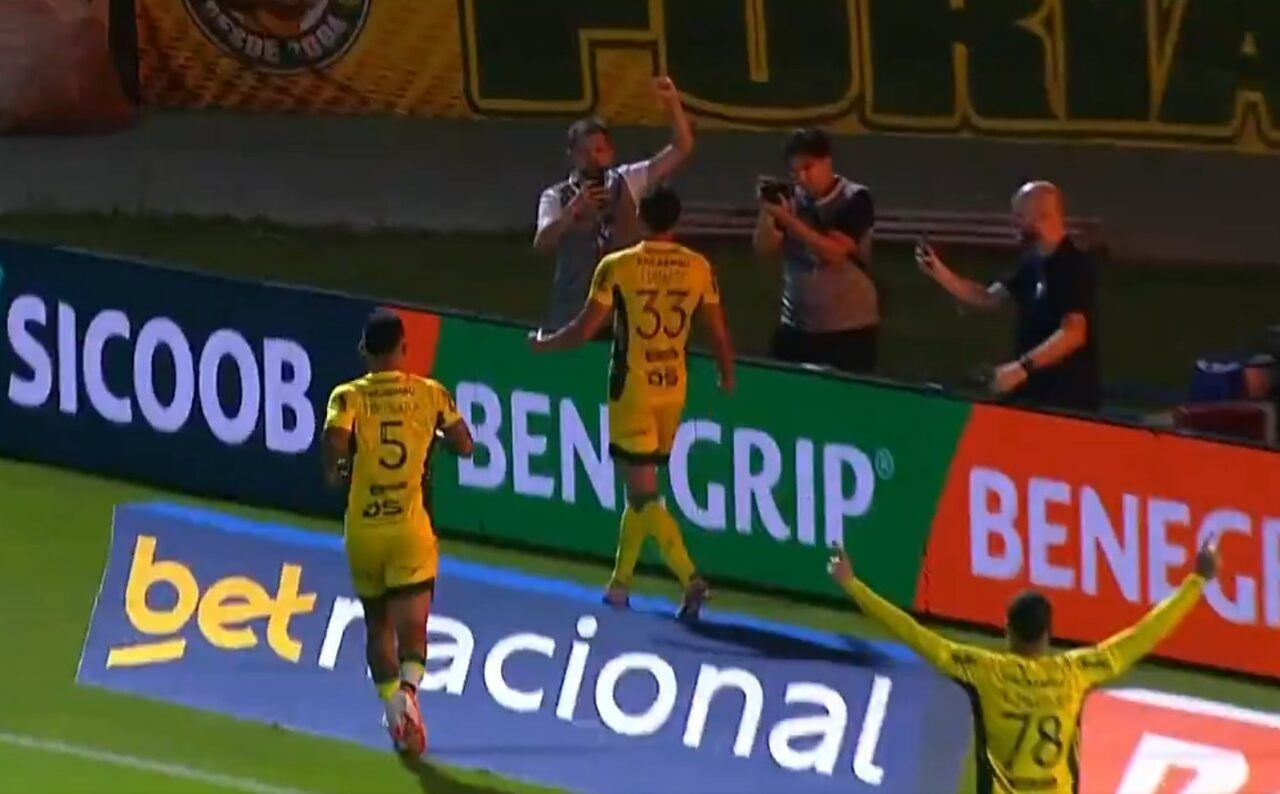 Imagem da noticia Mirassol vira sobre o Vasco e mantém tabu na estreia do Brasileirão