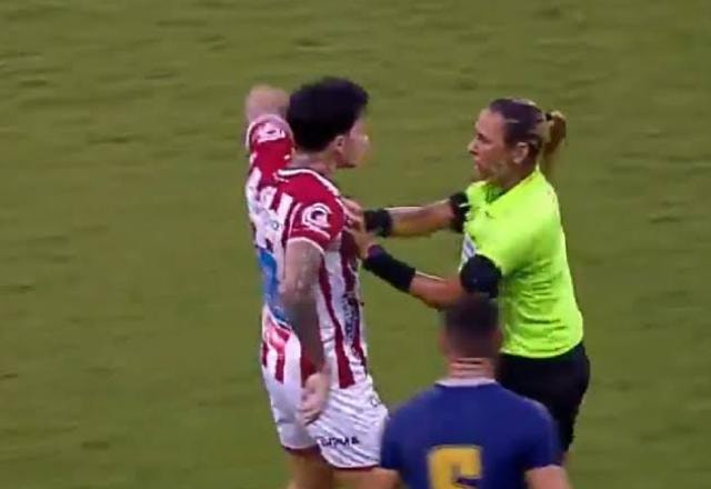 Imagem da noticia Meia do Náutico pede desculpa à árbitra e diz que não agrediria qualquer mulher