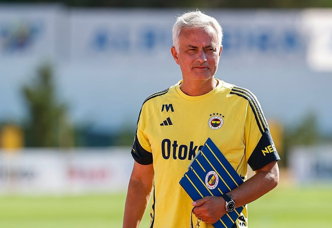 Imagem da noticia Mourinho detona Mundial de Clubes: “Turnê de verão que só importa para o Chelsea”