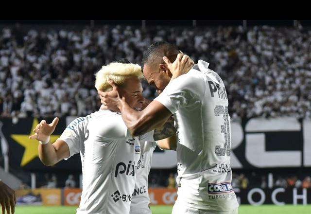 Imagem da noticia Na reestreia de Soteldo, Santos vence o São Paulo e encosta no G6