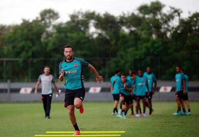 Imagem da noticia Vasco x Botafogo: onde assistir, escalações e desfalques