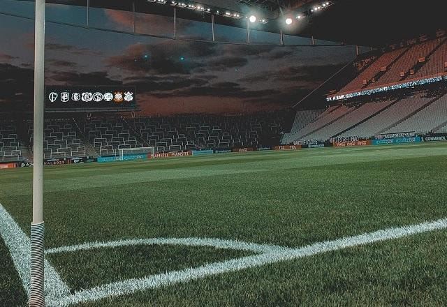 Imagem da noticia Corinthians é punido com um jogo sem torcida por cantos homofóbicos
