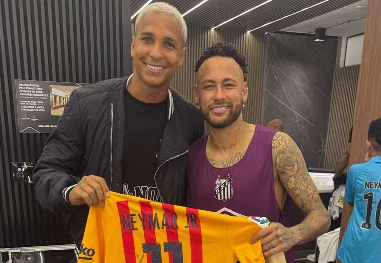Imagem da noticia Neymar recebe ídolos e ex-companheiros após retorno ao Santos
