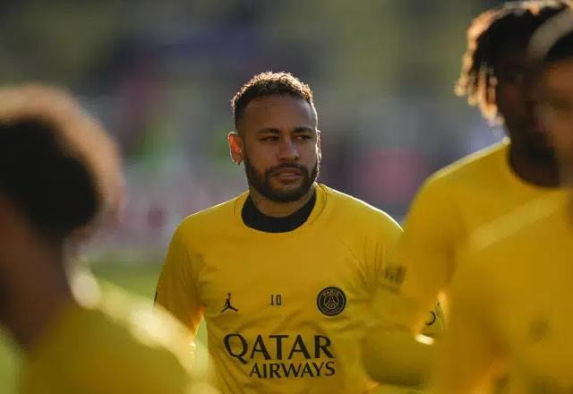 Imagem da noticia Jornal: Neymar é criticado após noite de pôquer e fast food