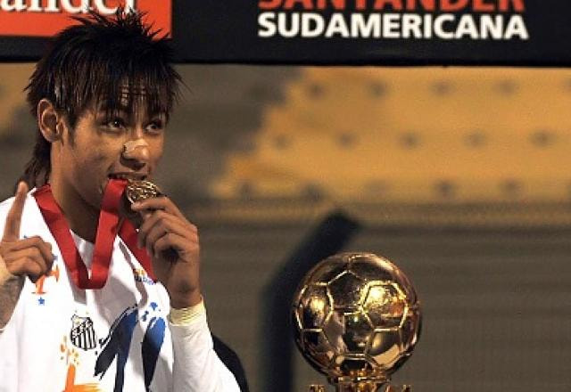 Imagem da noticia Transferência de Neymar do Santos ao Barcelona completa 10 anos