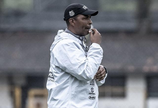 Imagem da noticia Interino do Santos foca em clássico com Palmeiras: "Não dá para escolher jogo"