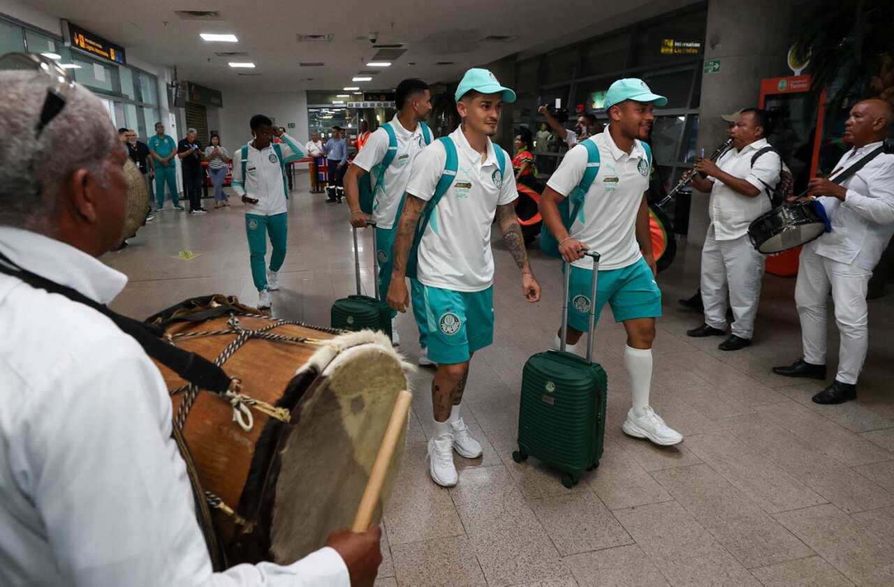 Imagem da noticia Palmeiras suporta mais de 11 mil km e chega motivado para clássico