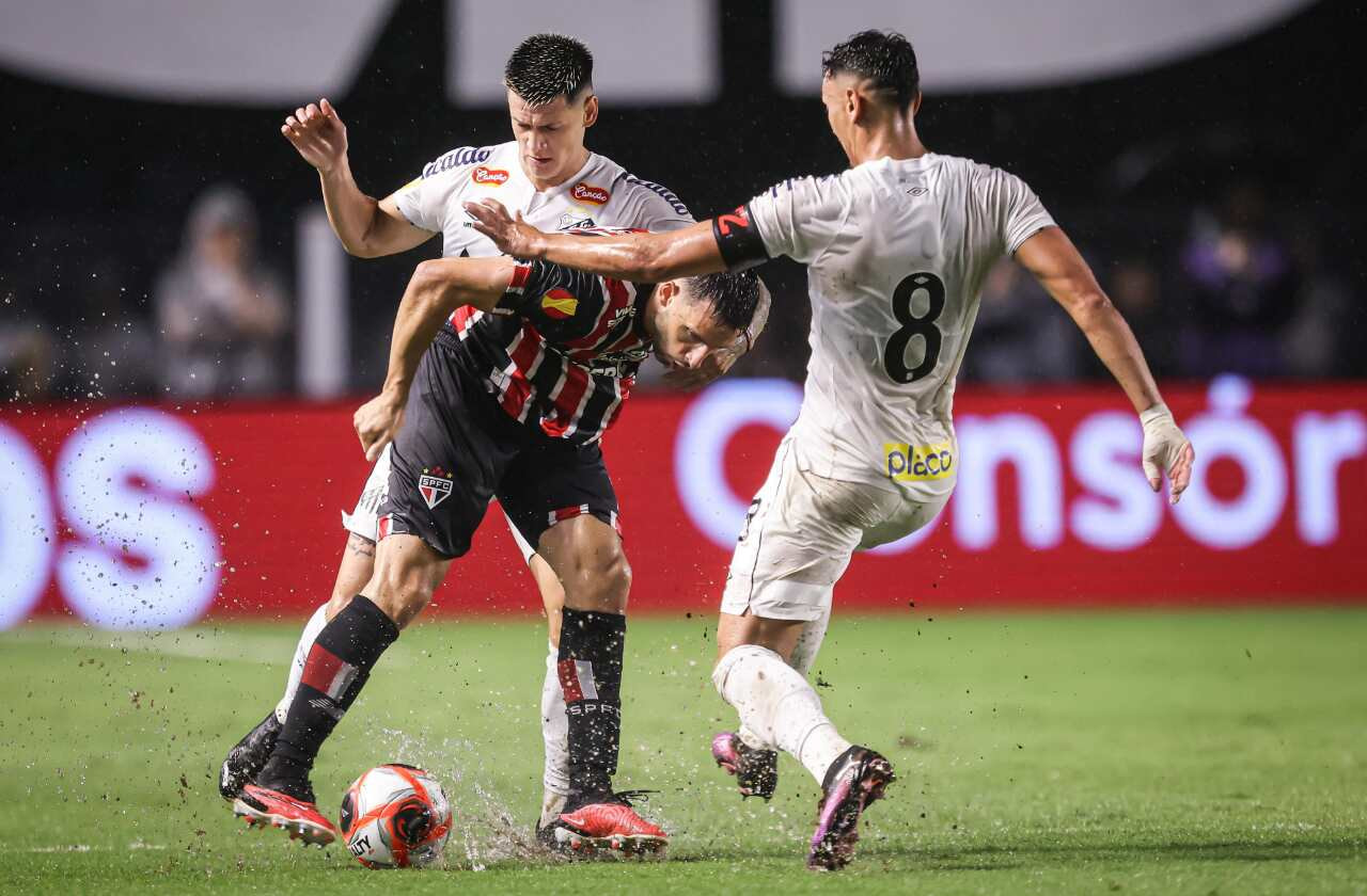 Imagem da noticia Santos perdeu apenas um dos últimos dez clássicos contra o São Paulo na Vila