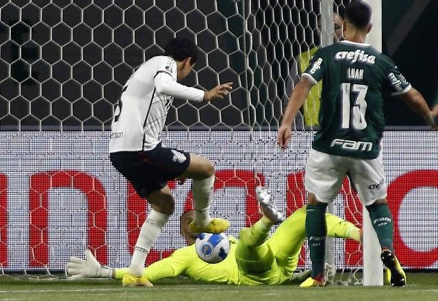 Imagem da noticia Athletico-PR busca empate com Palmeiras e está na final da Libertadores