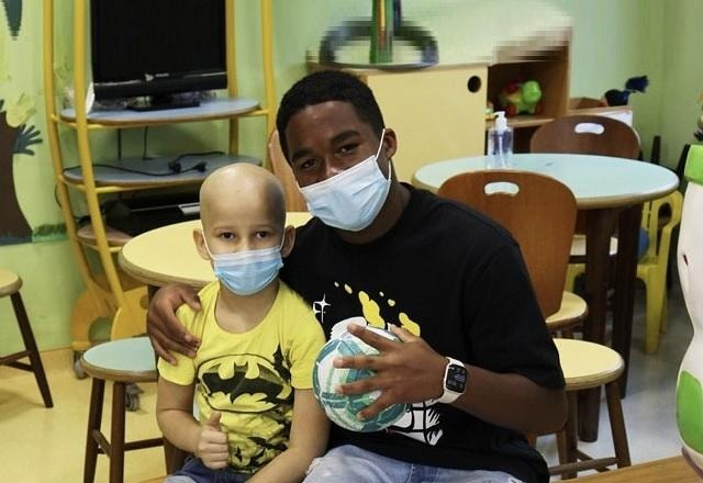 Imagem da noticia Palmeiras: Endrick visita crianças com câncer em hospital de São Paulo